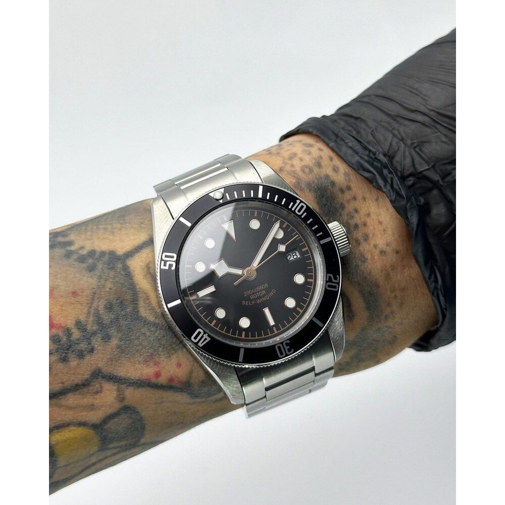 Custom Seiko Mod • No Logo Black Gold Smiley Black Bay • 41mm